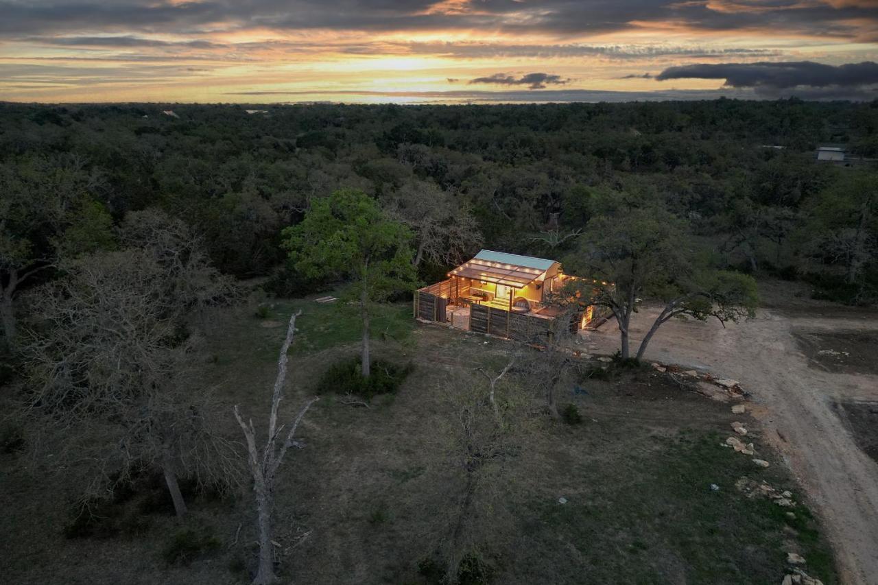 Romantic Tiny Luxury Retreat W Heated Pool, Sauna N Outdoor Shower In Wimberley 10 Acres Dış mekan fotoğraf