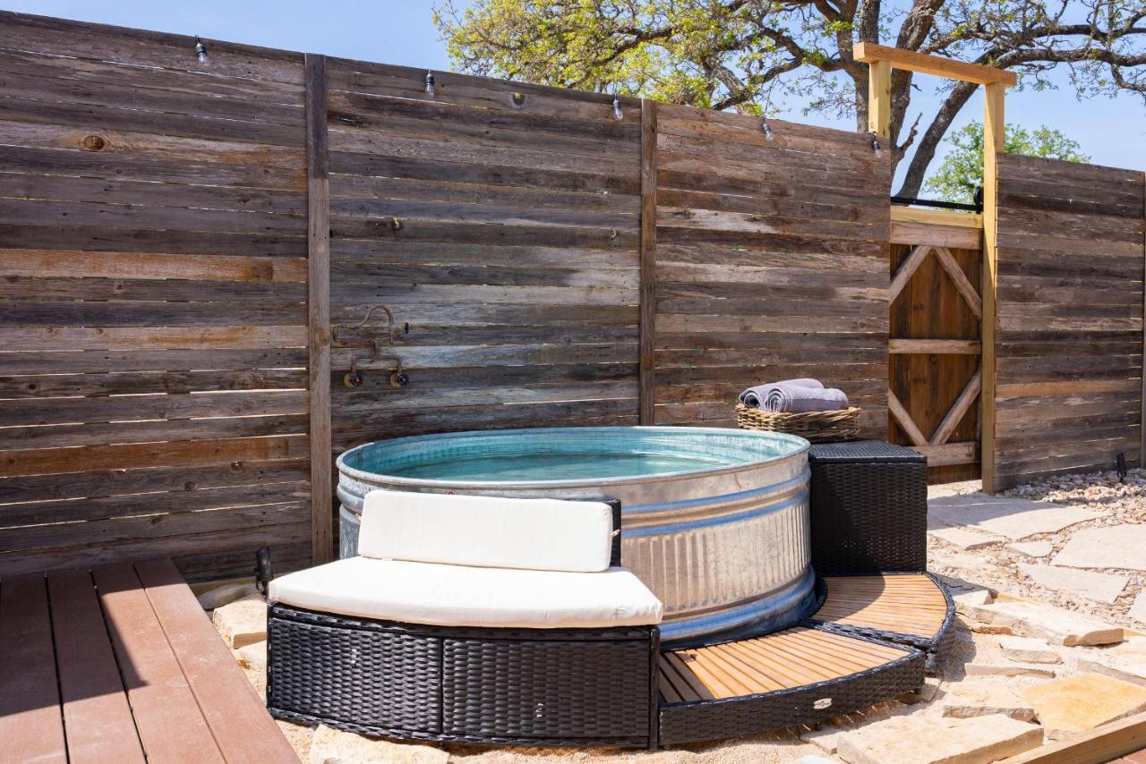 Romantic Tiny Luxury Retreat W Heated Pool, Sauna N Outdoor Shower In Wimberley 10 Acres Dış mekan fotoğraf